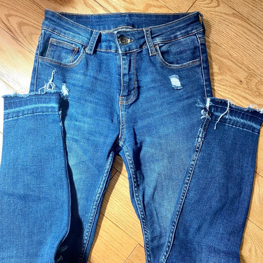 Zara Dark Wash Skinny Jeans - Picture 1 of 7